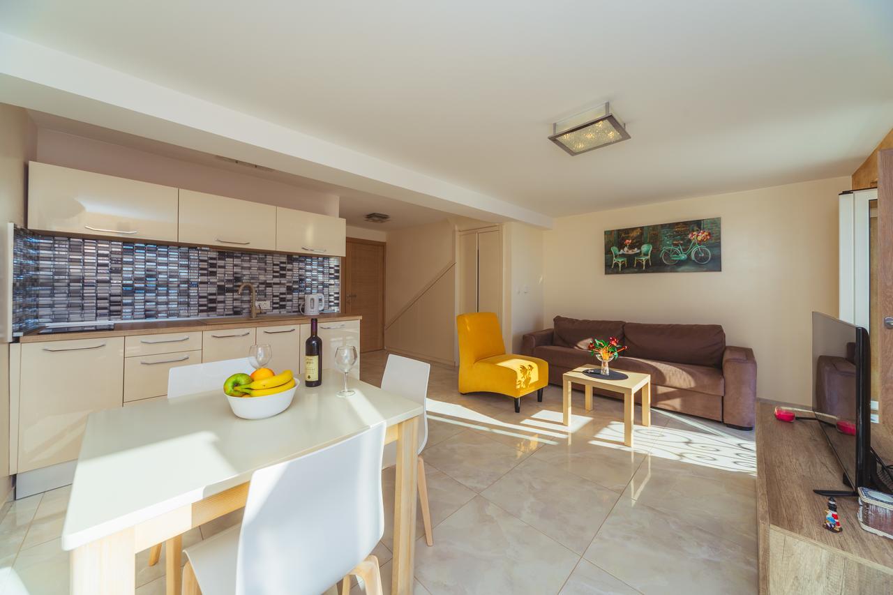 Apartments Galija Petrovac Lux Екстер'єр фото