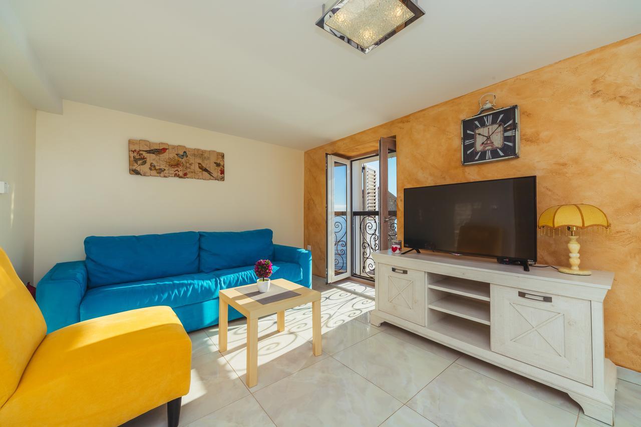 Apartments Galija Petrovac Lux Екстер'єр фото